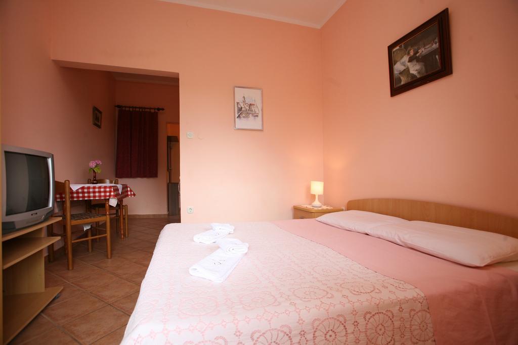 Apartments Neda - Porec South Poreč Quarto foto