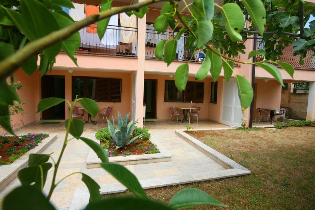 Apartments Neda - Porec South Poreč Quarto foto